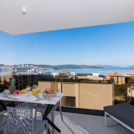Apartment Luxury With Swimming Pool And Prime Location In