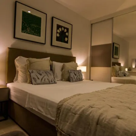 Luxury With Swimming Pool And Prime Location In