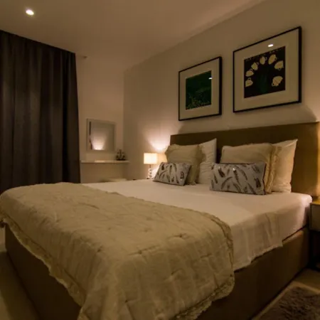 Luxury With Swimming Pool And Prime Location In Apartment Trogir