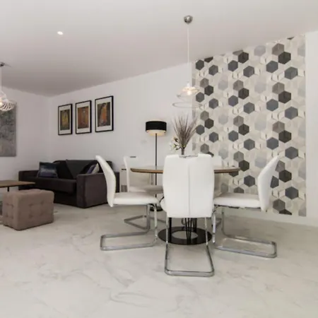 Luxury With Swimming Pool And Prime Location In * Trogir