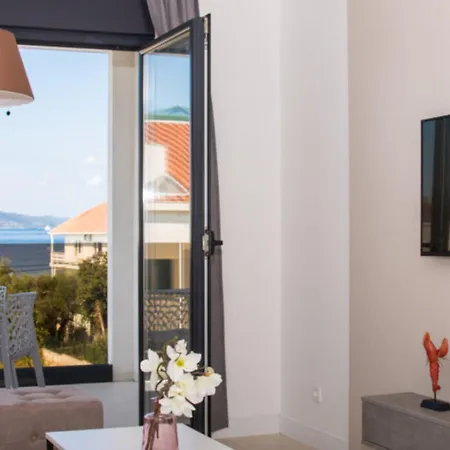 Luxury With Swimming Pool And Prime Location In Apartment Trogir
