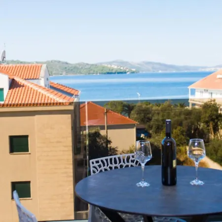 Luxury With Swimming Pool And Prime Location In *